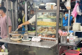 TPHCM sẽ thí điểm mở lại dịch vụ ăn uống tại chỗ?