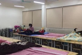 'Đêm bão táp' của gia đình có con nhỏ đi cách ly