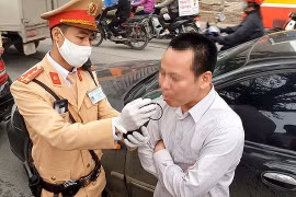 Hơn 300 tài xế “ma men” bị xử phạt trong ngày đầu tổng kiểm soát