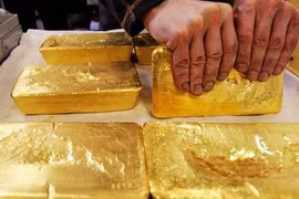 Giá vàng tăng vọt lên mức cao nhất trong hơn 6 năm