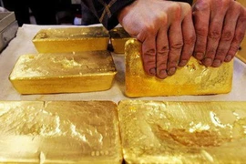 Giá vàng tăng vọt lên mức cao nhất trong hơn 6 năm