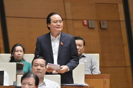 Bộ trưởng Phùng Xuân Nhạ: Chúng tôi trả lại tiền...