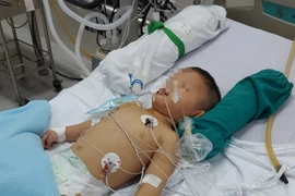 Ngạt nước, bé trai 14 tháng tuổi chết não