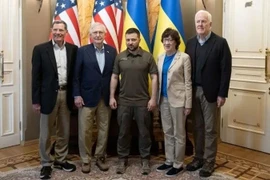 Nghị sĩ Mỹ gặp Zelensky