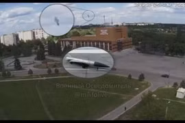 Tên lửa hành trình Kh-22 tấn công Cung văn hóa, nơi quân đội Ukraine lưu giữ vũ thí tiếp vận từ phương Tây.