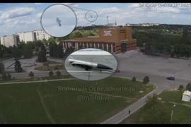 Tên lửa hành trình Kh-22 tấn công Cung văn hóa, nơi quân đội Ukraine lưu giữ vũ thí tiếp vận từ phương Tây.