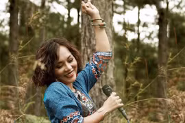 Ca sĩ Thái Thùy Linh: Hy sinh một chút để sớm đến ngày chiến thắng