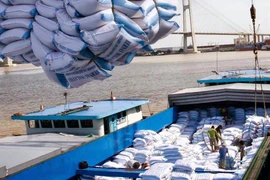 Thủ tướng nhắc nhở một số bộ, ngành về việc tham mưu xuất khẩu gạo