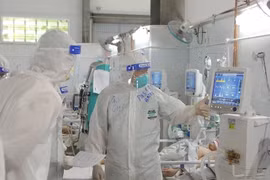 Nhiều địa phương xin hộ trợ khẩn nhân viên Y tế, nhân lực của Bộ Y tế có hạn