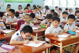 Nếu bài trong sách giáo khoa chưa phù hợp, cơ quan quản lý cần có hướng dẫn để điều chỉnh