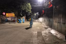 Cách ly nhà nhân viên sân bay nghi nhiễm nCoV