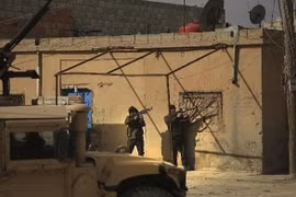 Syria: 2000 tù nhân biến mất, gần trăm tay súng IS tiếp tục cố thủ trong nhà tù Geweran của người Kurd