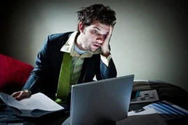 Quá tham công việc thành ra loạn thần