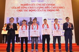 Trao thưởng 279 đề tài xuất sắc giải “Sinh viên nghiên cứu khoa học” năm 2019