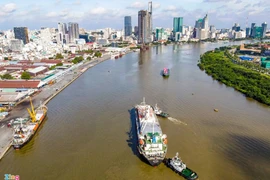 Hình ảnh đầu tiên của tàu metro số 1 ở TP.HCM