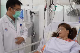 Bệnh viện Chợ Rẫy TPHCM: Điều trị hỗ trợ cứu sống bệnh nhân bị rắn cắn 