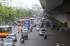 Đường Phạm Văn Đồng mở rộng thành 12 làn xe