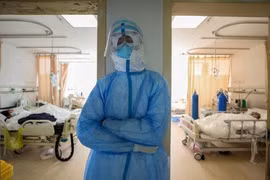 Trung Quốc có 114 ca tử vong mới, nhưng số ca nhiễm mới giảm kỷ lục