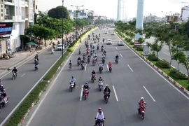 Cách phân biệt lỗi sai làn và lỗi không tuân thủ vạch kẻ đường