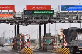 Đến tháng 9, có 80 - 90% số xe trên toàn quốc dán thẻ dịch vụ thu phí không dừng