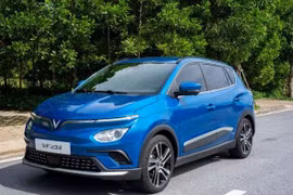 VinFast VF e34 là mẫu xe duy nhất trong phân khúc C được trang bị các tính năng an toàn tiên tiến như cảnh báo điểm mù, cảnh báo lệch làn...