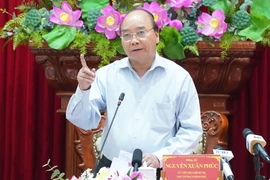 Phải có tầm nhìn dài hạn hơn chứ không phải nóng đâu phủi đó, đối phó từng năm