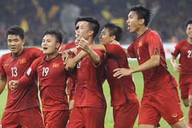 Tập đoàn Hưng Thịnh thưởng nóng tuyển Việt Nam 1 tỷ đồng, thưởng Quang Hải 200 triệu đồng sau trận thắng Malaysia