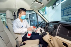 Ford Việt Nam tặng miễn phí gói dịch vụ Hỗ trợ Cứu hộ 24/7 (Roadside Assistance) cho Khách hàng mua xe mới. Dịch vụ hỗ trợ này luôn sẵn sàng 24/7.