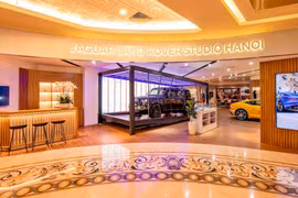 Ngắm các dòng xe sang Jaguar và Land Rover mới nhất giữa lòng Hà Nội với không gian trưng bày mới