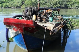 Bình Dương: Tạm giữ 3 ghe hút cát trái phép trên sông Sài Gòn và sông Thị Tính