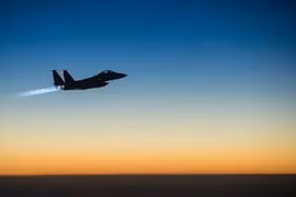 Chiến trường Yemen: Không quân Liên quân Ả rập Xê út đánh phá dữ dội thủ đô Sanaa