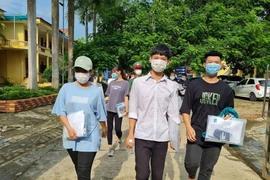 Đề thi Ngữ văn: Cảm hứng lãng mạn ẩn chứa khát vọng về ngày mai chiến thắng