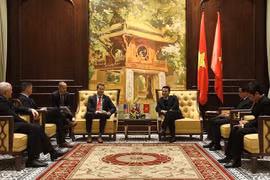 Bộ trưởng Nguyễn Mạnh Hùng đề nghị Mỹ kiểm định thiết bị 5G do Việt Nam sản xuất