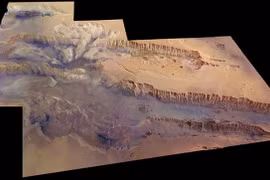 Phát hiện dưới bề mặt sao Hỏa có lượng nước lớn