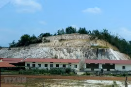 Phạt 210 triệu đồng vì chiếm đất rừng xây trụ sở