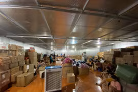 Truy quét kho hàng "khủng" bán đồ rởm trên Facebook, mỗi ngày chốt 200 đơn