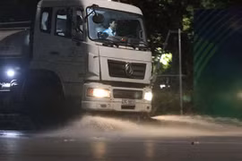 Để giảm ô nhiễm, Hà Nội rửa đường sau 3 năm gián đoạn