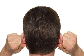  Xoa, kẹp tai - Giảm đau, giúp trường thọ