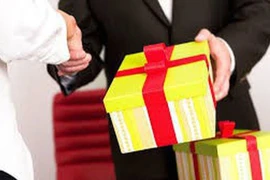 Ban Bí thư nghiêm cấm biếu tặng quà Tết cho lãnh đạo
