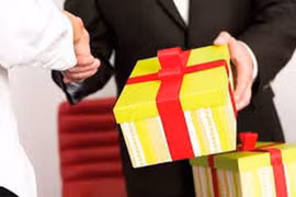 Ban Bí thư nghiêm cấm biếu tặng quà Tết cho lãnh đạo