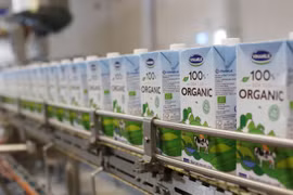 Vinamilk 8 năm liền là thương hiệu được người tiêu dùng chọn mua nhiều nhất và giữ vững vị thế dẫn đầu thị trường