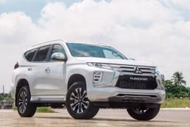 Giá xe Mitsubishi Pajero Sport tháng 8/2021: Lăn bánh từ 1,21 tỷ đồng
