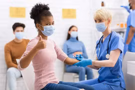 Sau mắc COVID-19 tiêm vắc xin tạo phản ứng miễn dịch mạnh