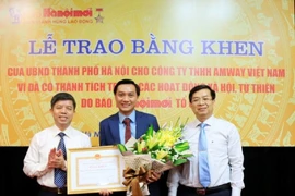Hà Nội, Lạng Sơn trao tặng Amway Việt Nam bằng khen 