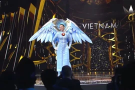 Miss Grand International lộng lẫy với trang phục truyền thống