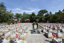 Huy động 79 tỷ đồng tài trợ hệ thống chiếu sáng 4 nghĩa trang tại Quảng Trị