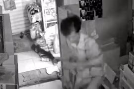 Chém vợ rồi treo cổ tự tử ở TPHCM