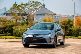 Toyota Việt Nam giới thiệu Toyota Corolla Altis hoàn toàn mới