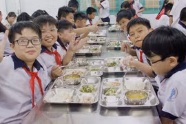 Chú ý năng lượng từng bữa ăn cho lứa tuổi học đường