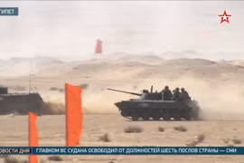 Video lính Dù Nga – Ai Cập đổ bộ đường không chống khủng bố